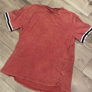 Men’s distressed varsity top